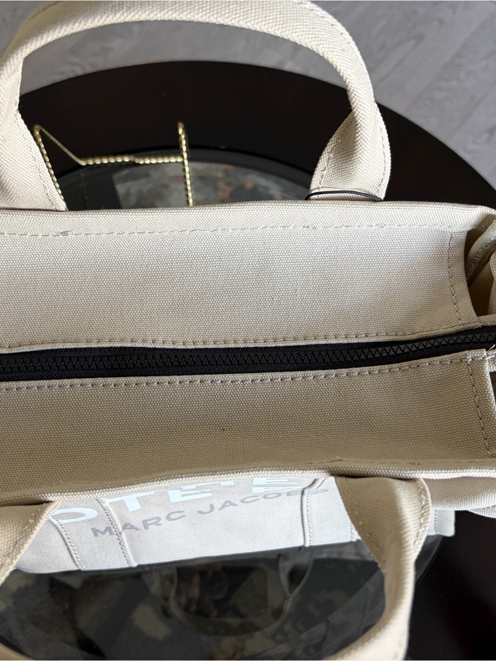 Marc Jacobs  'The Tote Bag'  size Medium - Picture 5 of 10